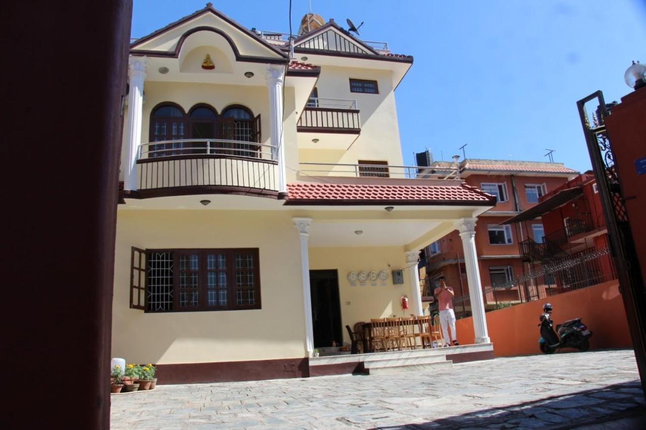 Cozy Home Jawlakhel Exterior foto